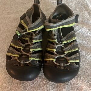 Keen size 1 shoes